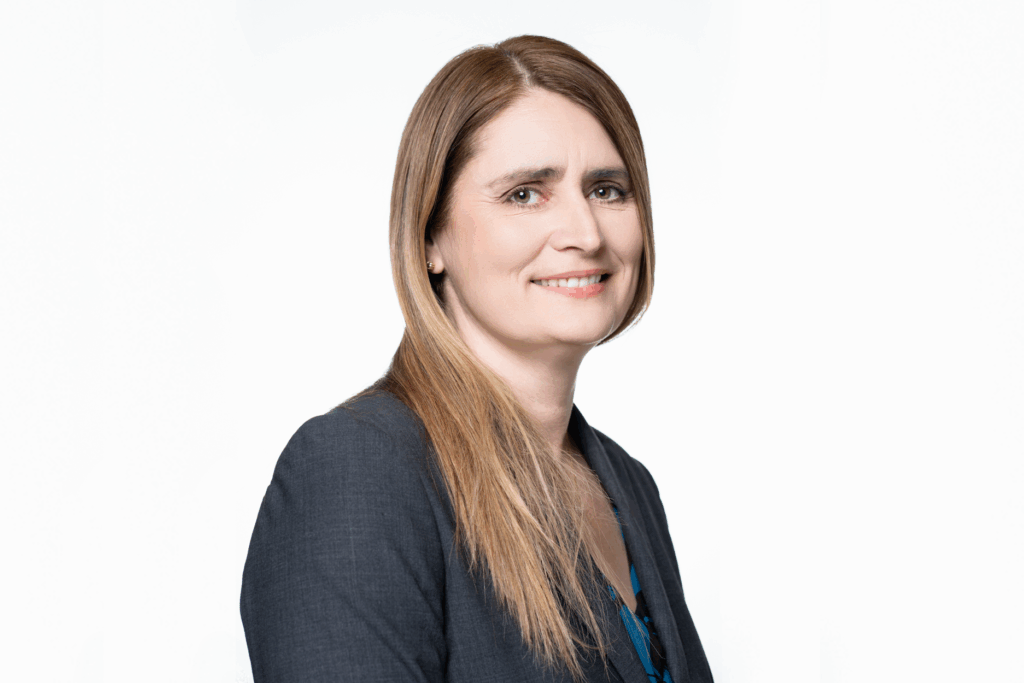 Kerry Kelly headshot